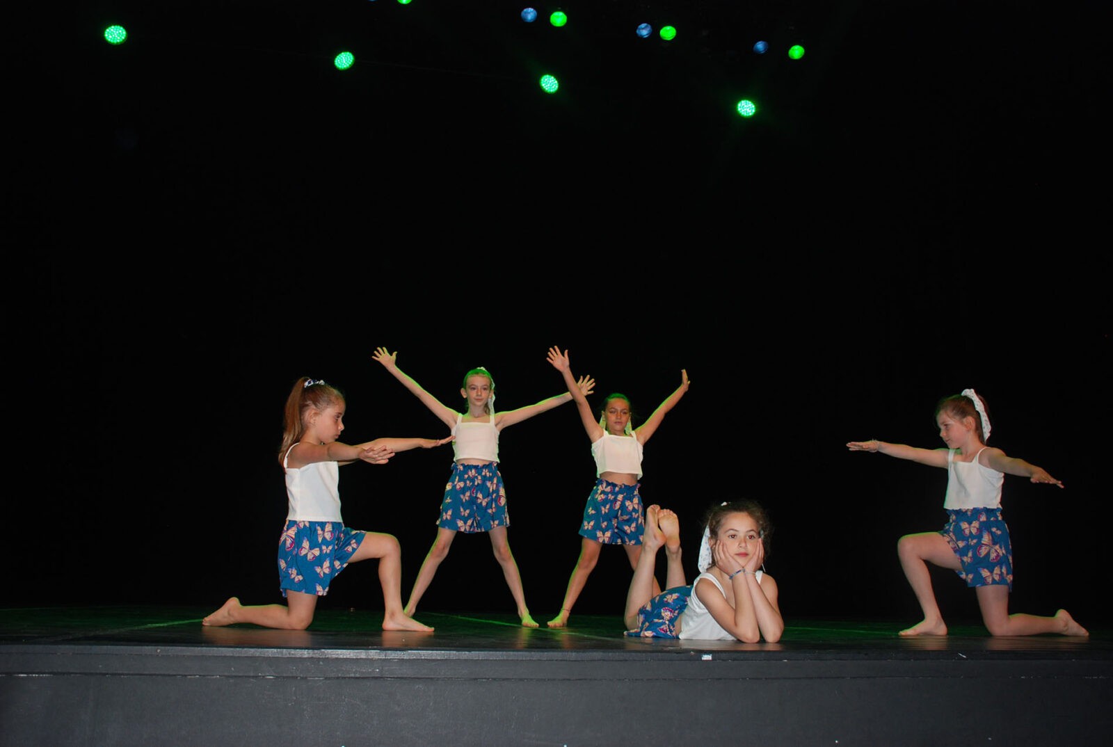 Cours de danse contemporaine pour enfants et adolescents à Neuilly